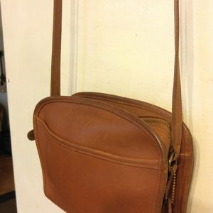 Vintage COACH LEATHER Shoulder Bag Purse Authentic